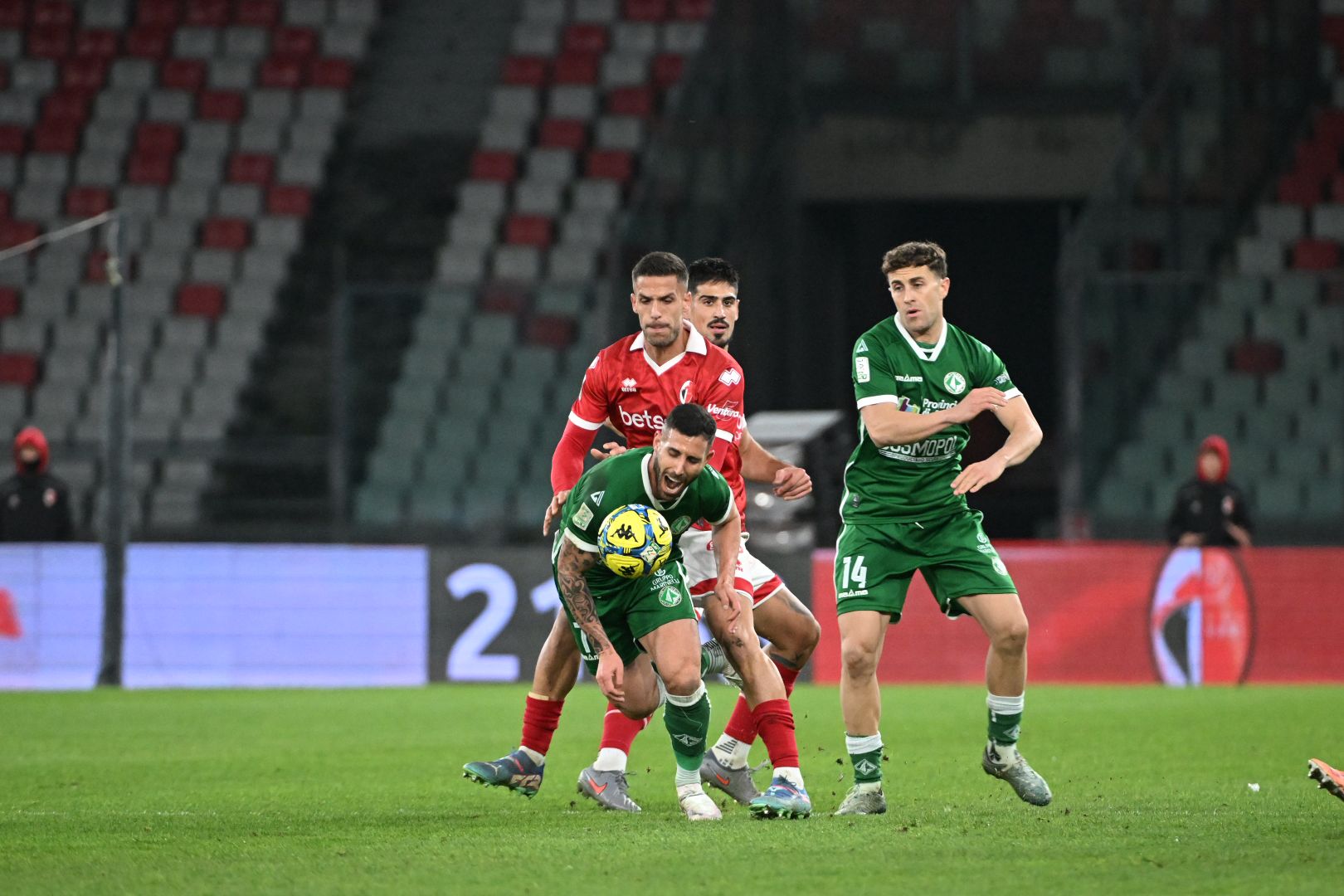 Bari-Avellino, Meroni non ci sta: "Il rammarico è tanto, dobbiamo fare di più"