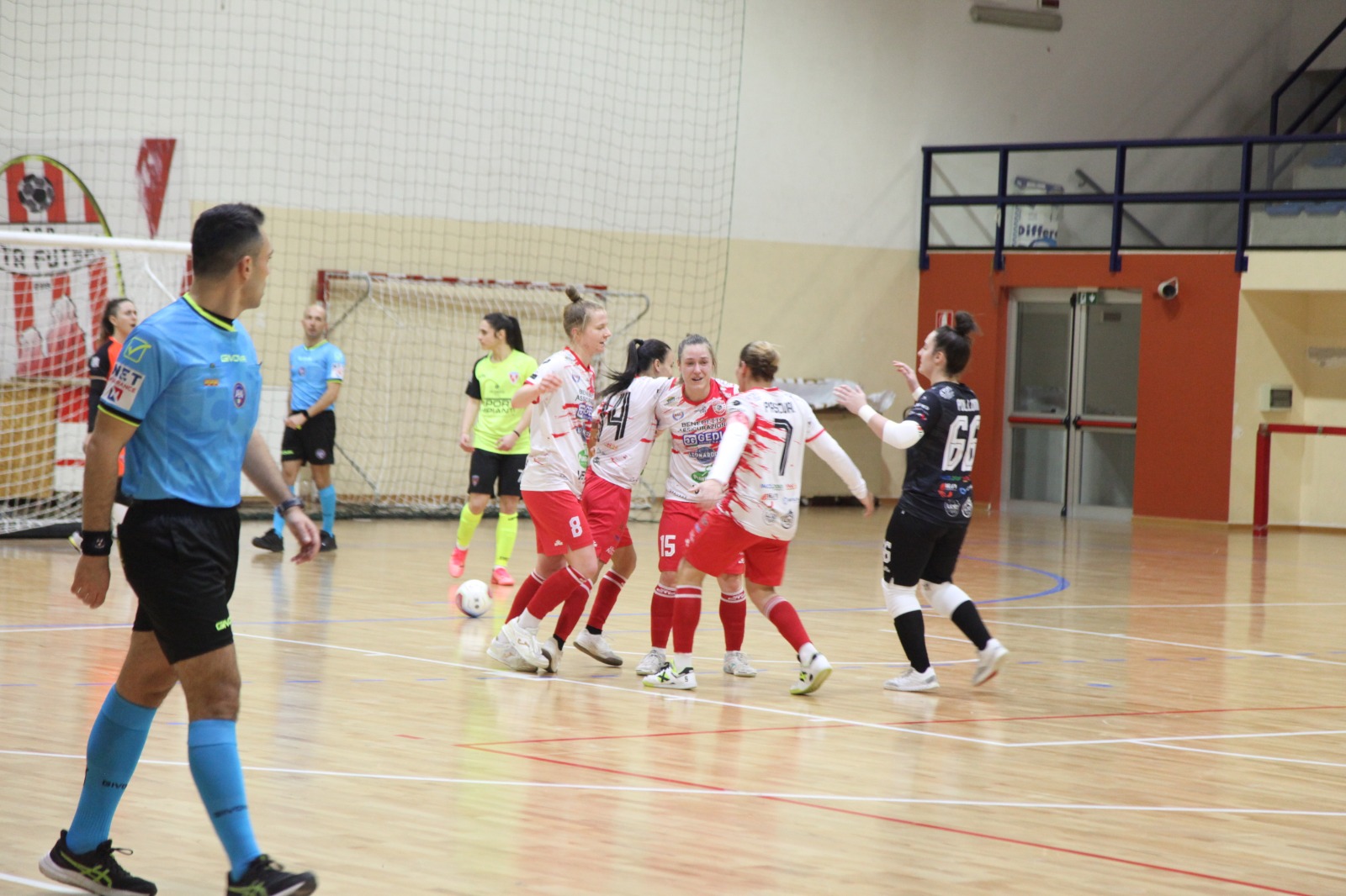 Soccer Altamura Travolgente: Derby Barese Senza Storia