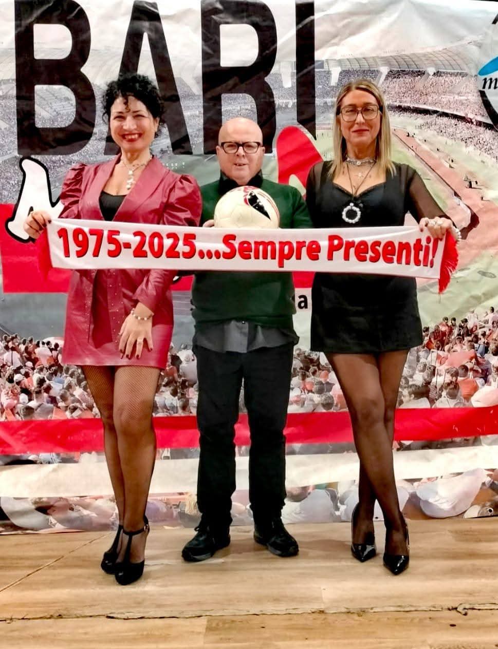 ​Al Bar dello Sport: Storia, Musica e Passione Barese sul Palco del Duse