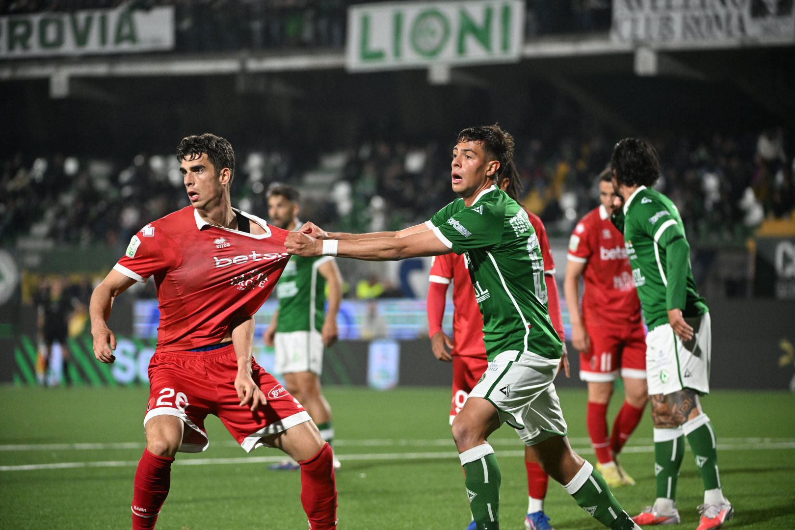Avellino - Bari 2-0 - CB Bari nel baratro: il silenzio avvolge il disastro di Avellino