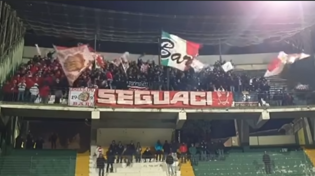 Senza dignità, senza scuse: il teatrino dei giocatori sotto la curva è un insulto al popolo barese - CB